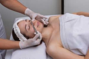 What is Dermaplaning What are Its Benefits (2)